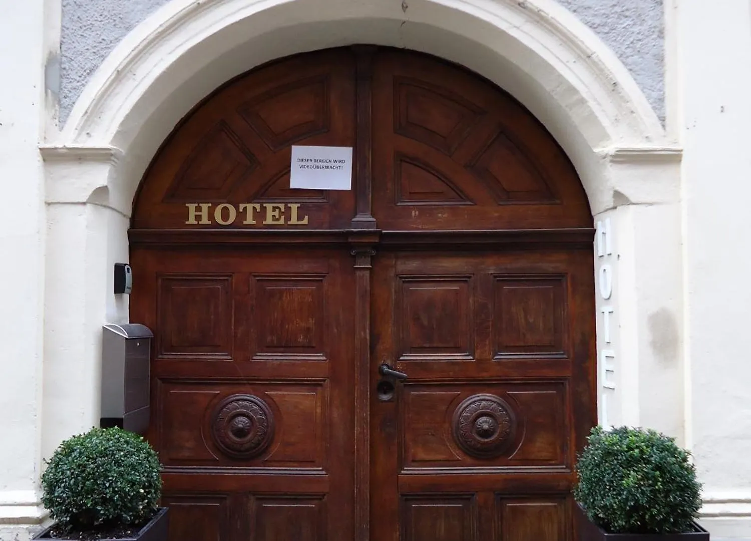 Altstadthotel Augsburg contacts